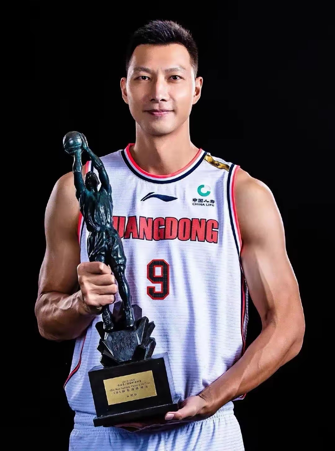 包含猛龙完胜深圳队，易建联高光表现的词条