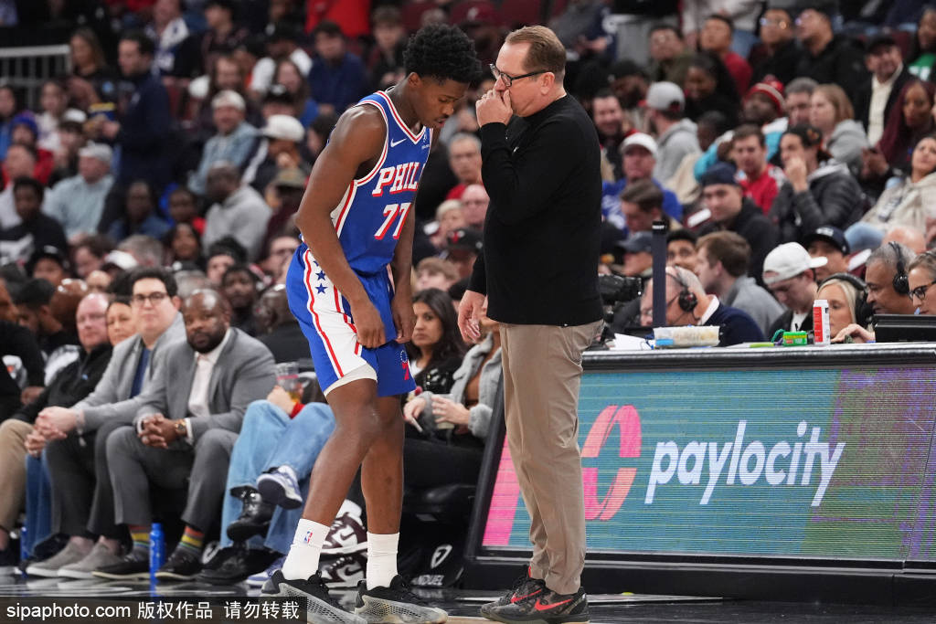 关于猛龙鏖战快船，恩比德点燃赛场的信息