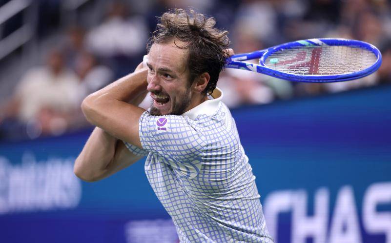 关于联合杯翻盘法网，梅德韦杰夫统治全场的信息