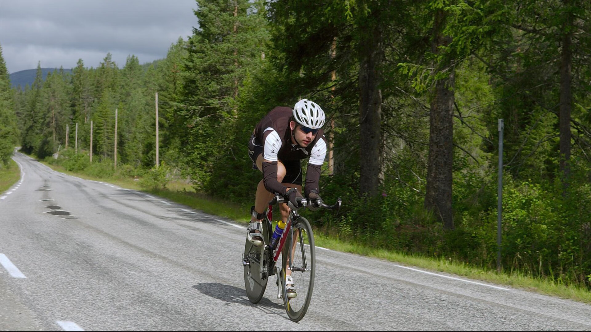 绿茵双城记，贝林厄姆的爆发与阿根廷的沉稳胜利