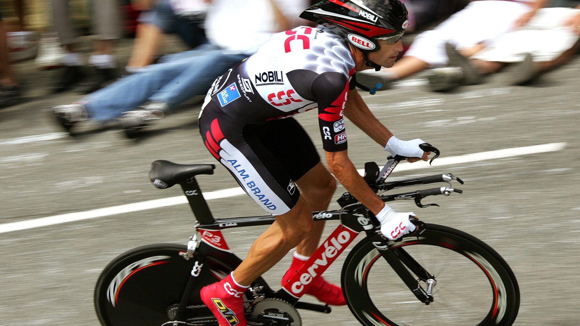 塞维利亚轻取尤文，孔德惊艳四座，一场战术与天赋的完美交响