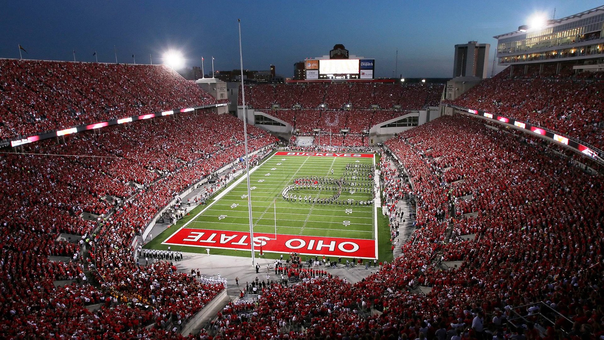 红色狂飙与烈焰雄心，法拉利横扫索伯，佩雷兹点燃赛场之夜